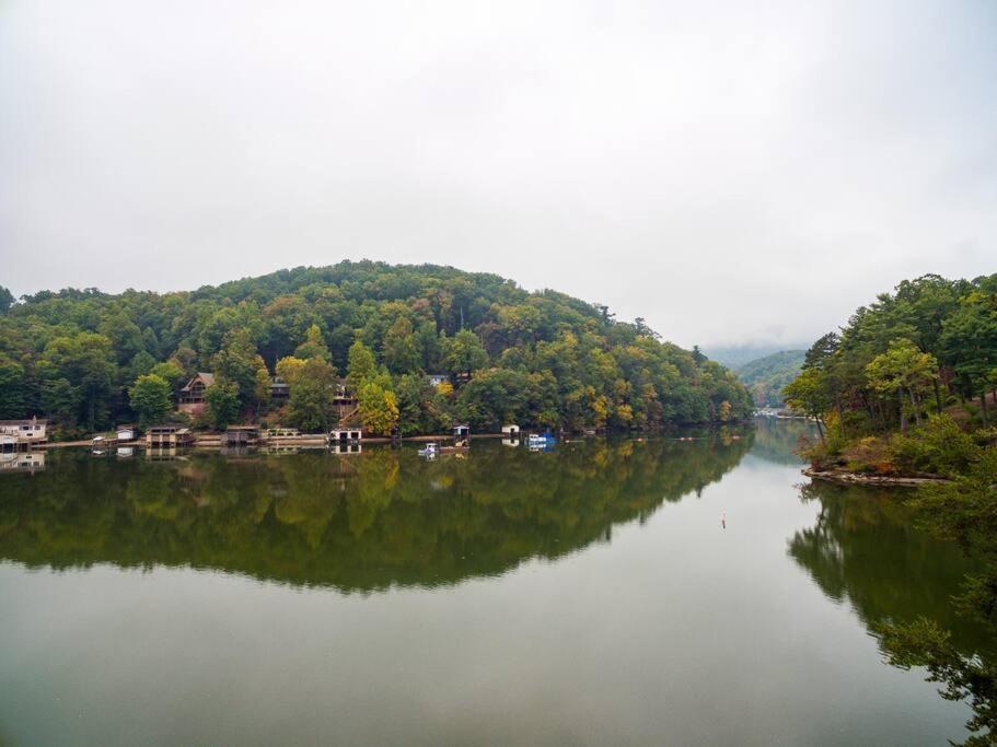The Cove Retreat- Hot Tub/Screened Porch/Game Room Lake Lure Exterior foto